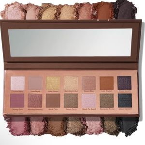 ✨ MALLY XO  BEST DRESSED LIDS PALETTE✨ ship disc✨
